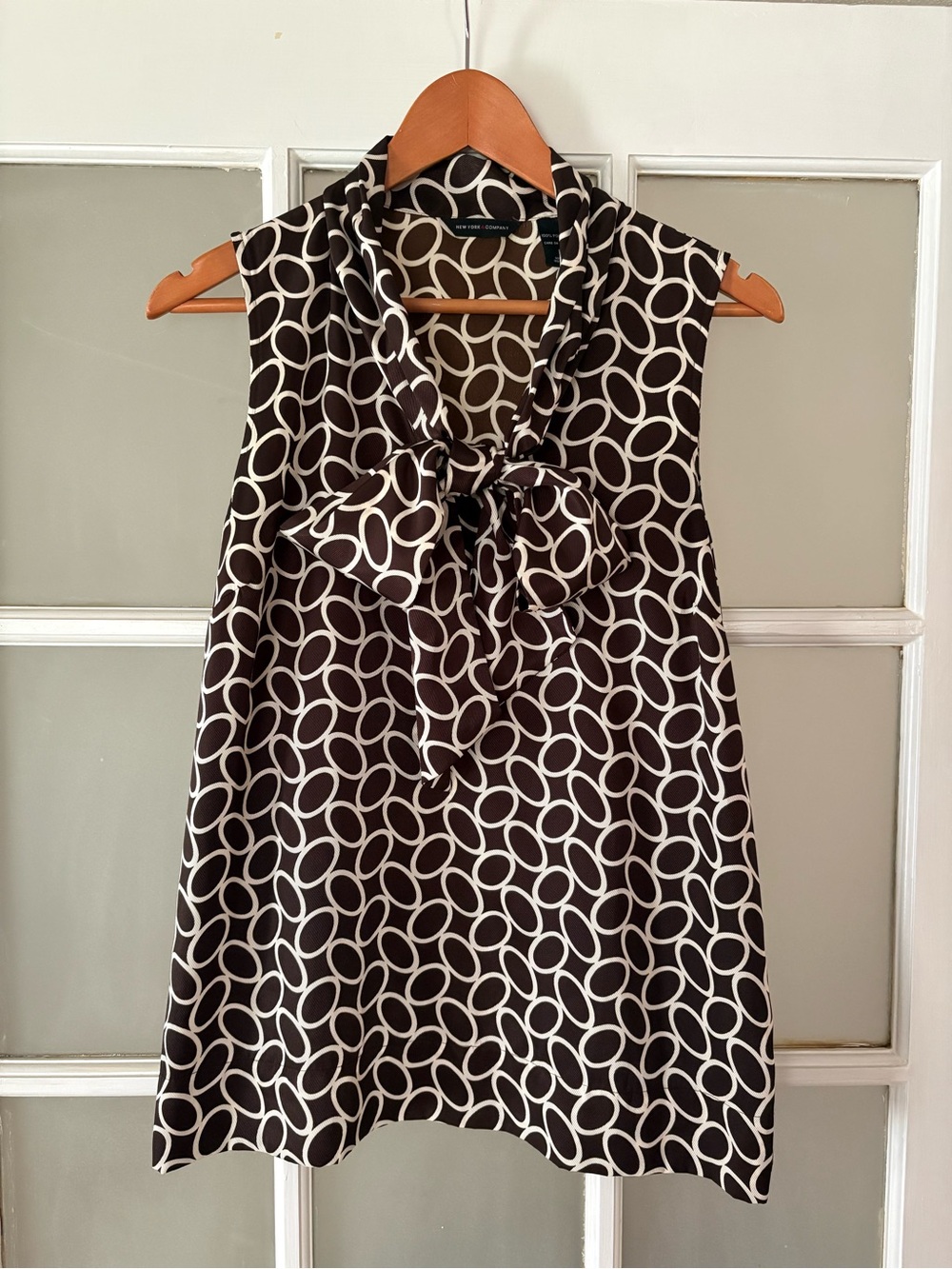 New York & Company Black & White Sleeveless Tie-Neck Blouse